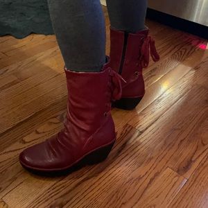 Women’s red leather sz 36 Fly London boots